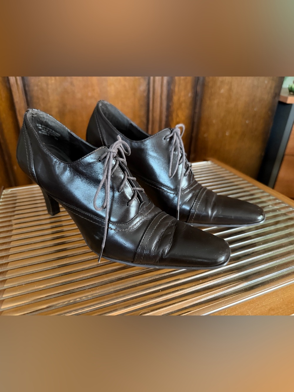 Vintage 1990’s Women's Pointed Lace-Up Oxford Leather Heels in Dark Brown